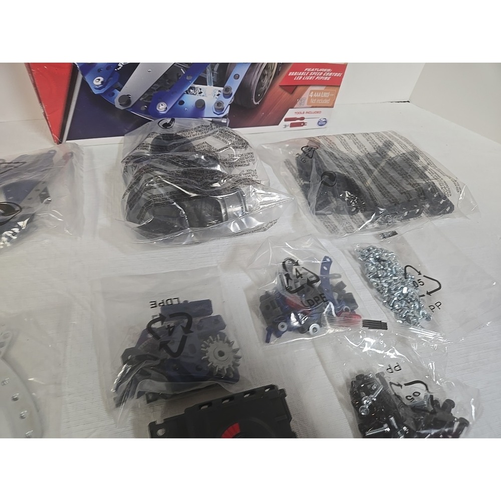 SUPERCAR ERECTOR Building SET Meccano 18211 Motorized 25 Models in 1 Spinmaster - Picture 8 of 14